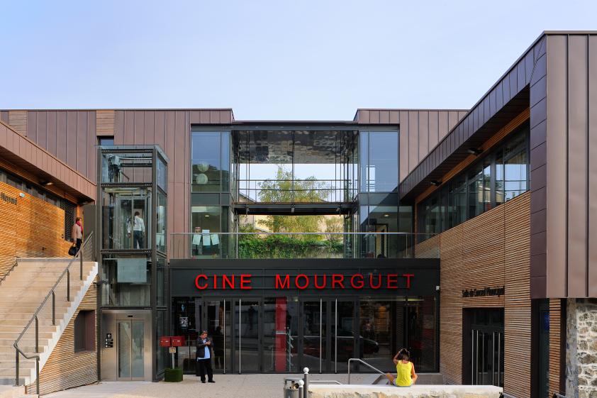 « Le Méridien », un ensemble municipal plurifonctionnel : façade sur rue