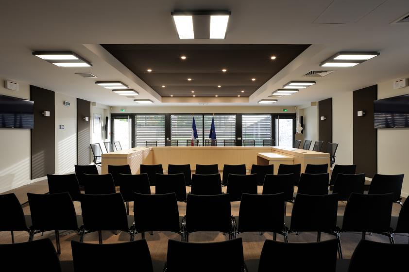« Le Méridien », un ensemble municipal plurifonctionnel : salle municipale