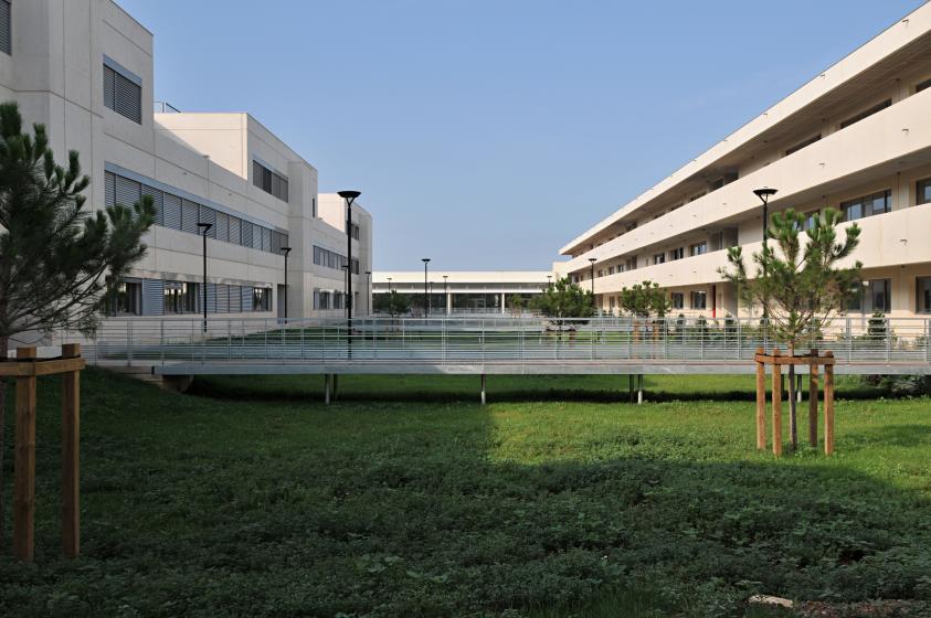 Vue intérieure de l'amphitéâtre du lycée