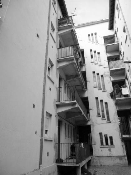 leclerc_-_photographie_cour_interieure_existante.jpg