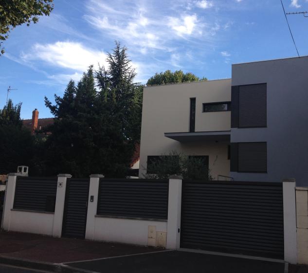 Maison individuelle à Joinville, Façade rue