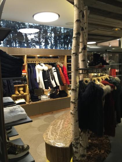 SHOP 