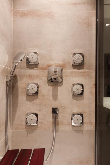 DÉTAIL SALLE DE BAIN