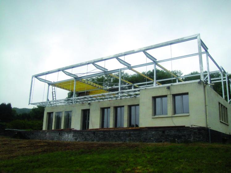 OSSATURE METALLIQUE SUR VILLA DES ANNEES 1960