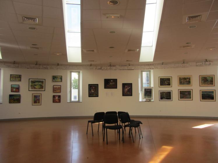 Vue intérieure de la salle socio-culturelle