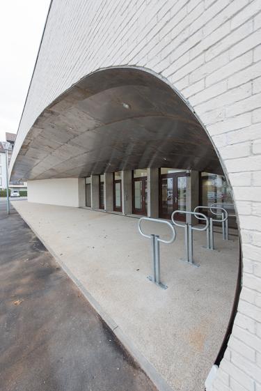 Restaurant scolaire et Accueil Périscolaire _ Parvis d'entrée