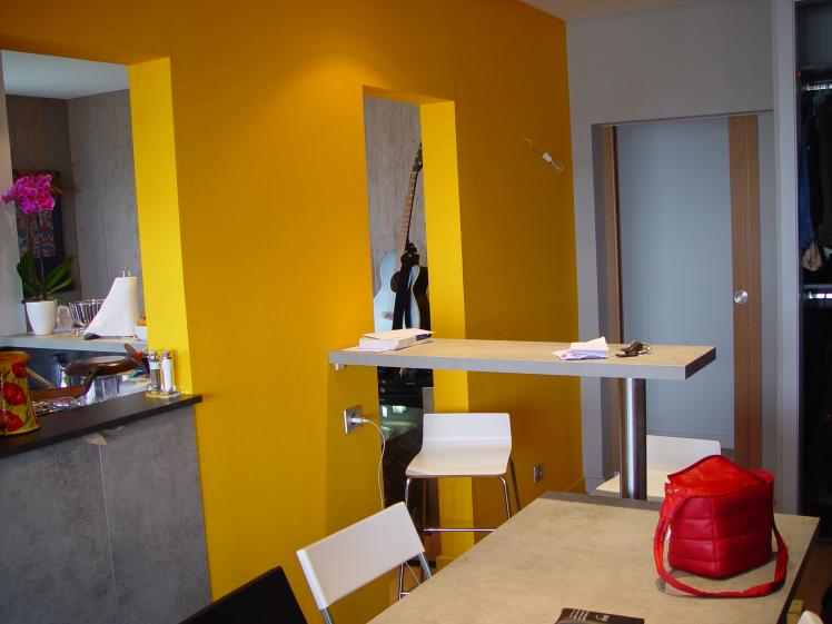 Vue sur salle à manger - cuisine.