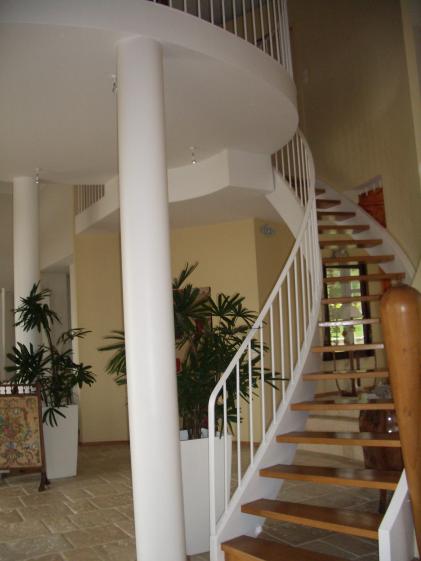 Mezzanine béton suspendue.