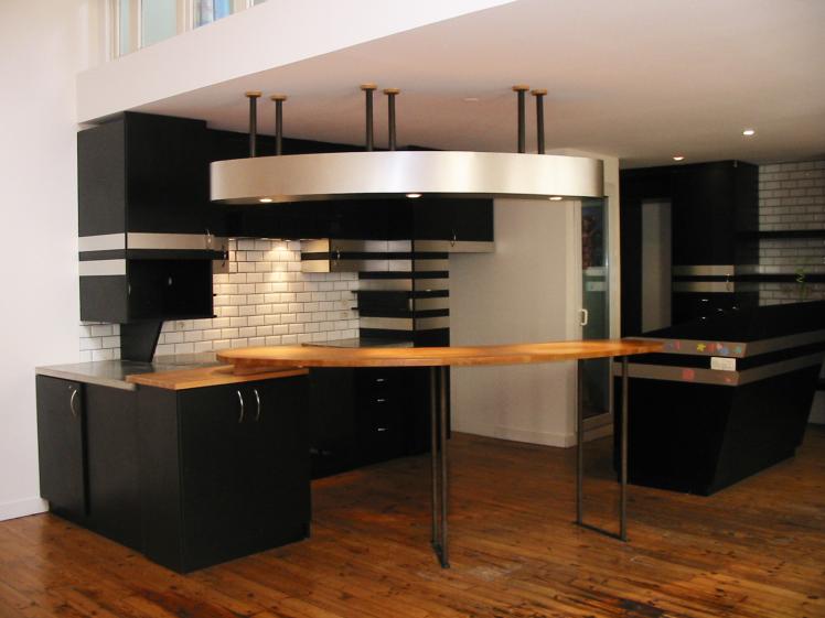 Vue sur la cuisine.