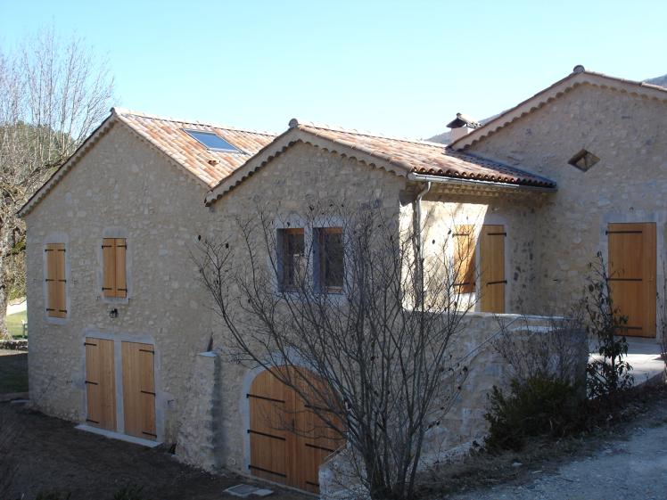 agrandissement en pierres et création d'une terrasse