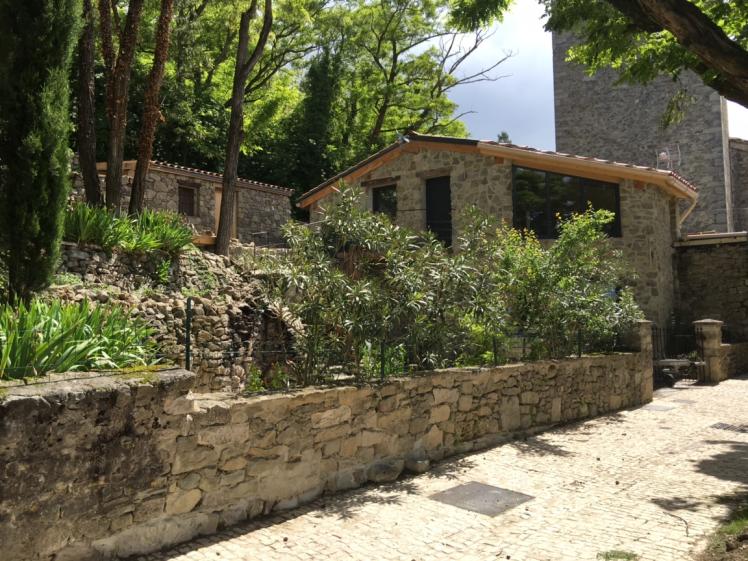 Extension et réhabilitation maison en pierre Chateauneuf de Mazenc Ballay Archit