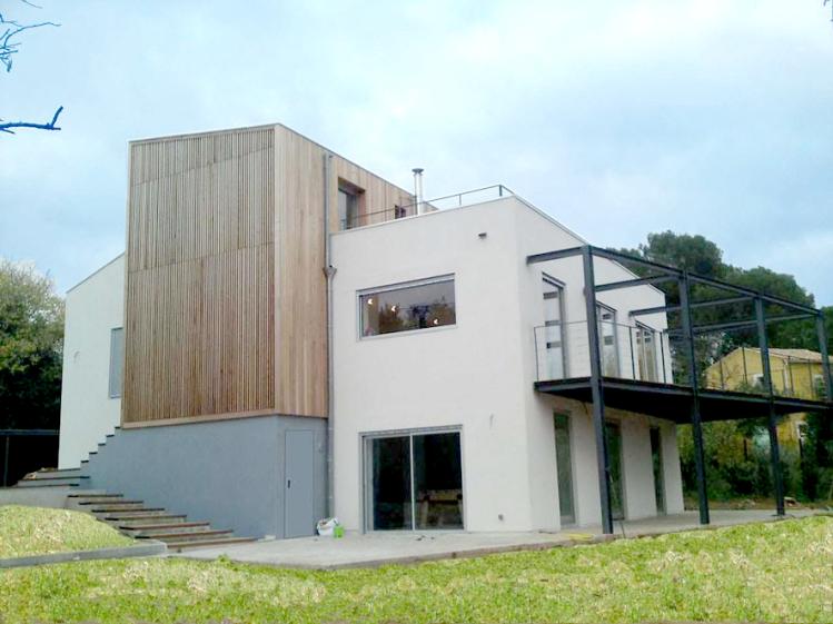 Vue de la façade principale à ouest.