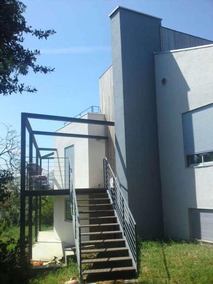 Vue de la façade Est, accès au jardin.