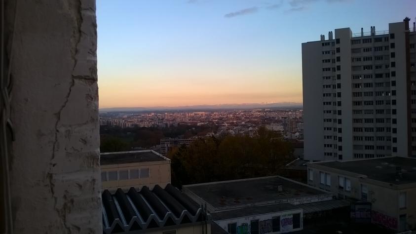 La vue du séjour.