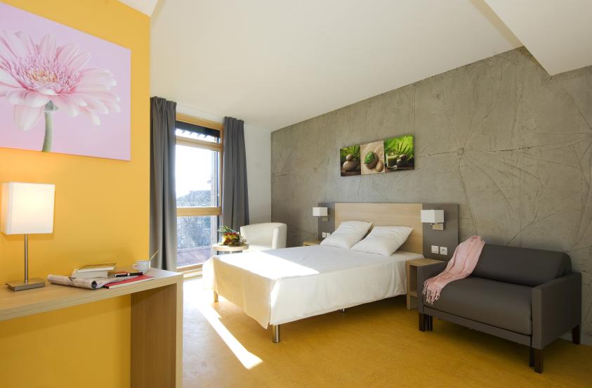 Vue d'une chambre de la Maison des Parents. © B. Pilia