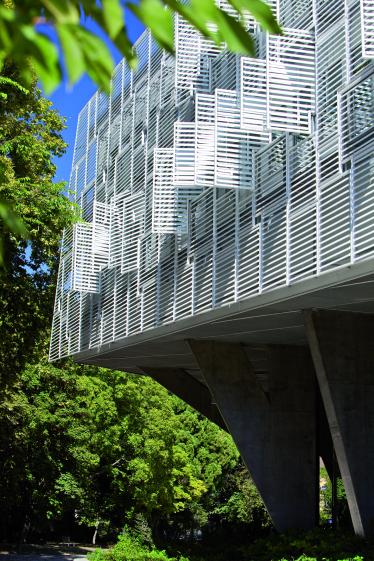 Détail de la façade et du principe de seconde peau. © Ronan Kerloch