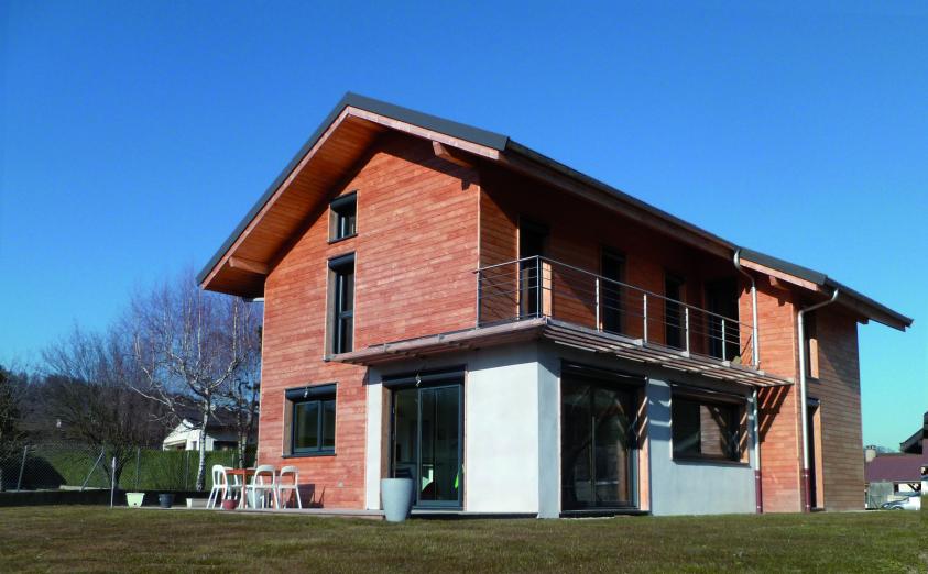 façade mixte: enduit et bois