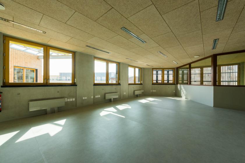 R+4  - Open space / bureaux des agents  © ecliptique / Laurent Thion