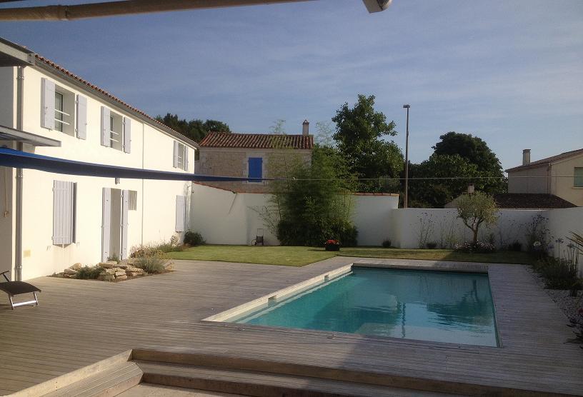 24-vue_terrasse_et_piscine.jpg
