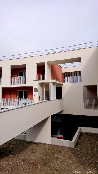 Passerelle d'accès aux logements