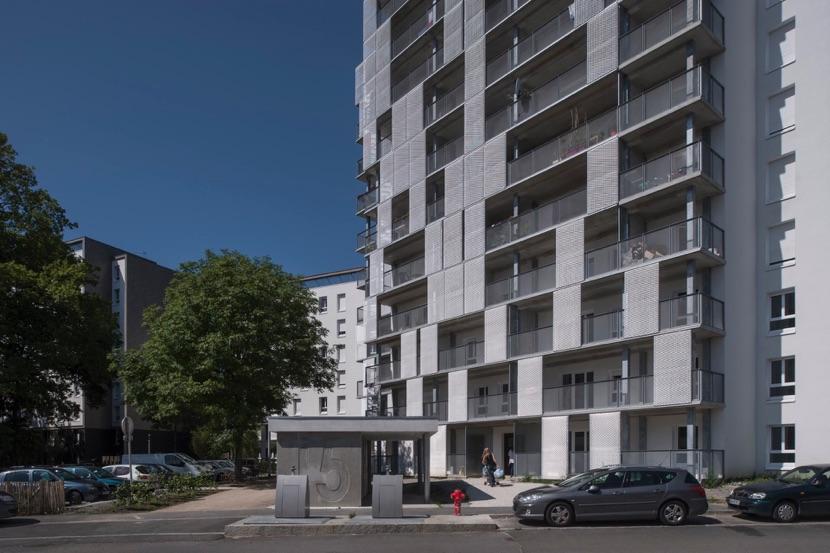 Façade Est (balcon) - Entrée bâtiment
