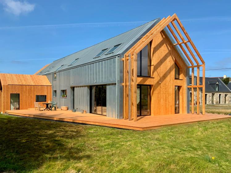 Maison U