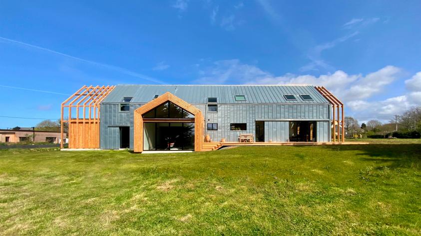 Maison U