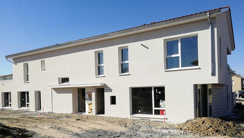 Logements - Agence Postale - local médical / centre bourg Colombier Saugnieu