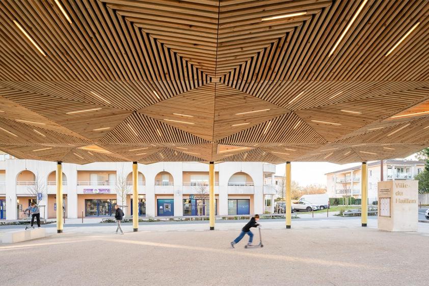 vue-interieur-halle-bois-haillan.jpg