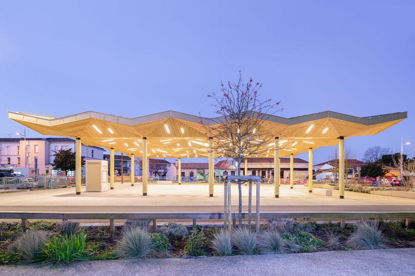 vue-nuit-halle-bois-haillan.jpg