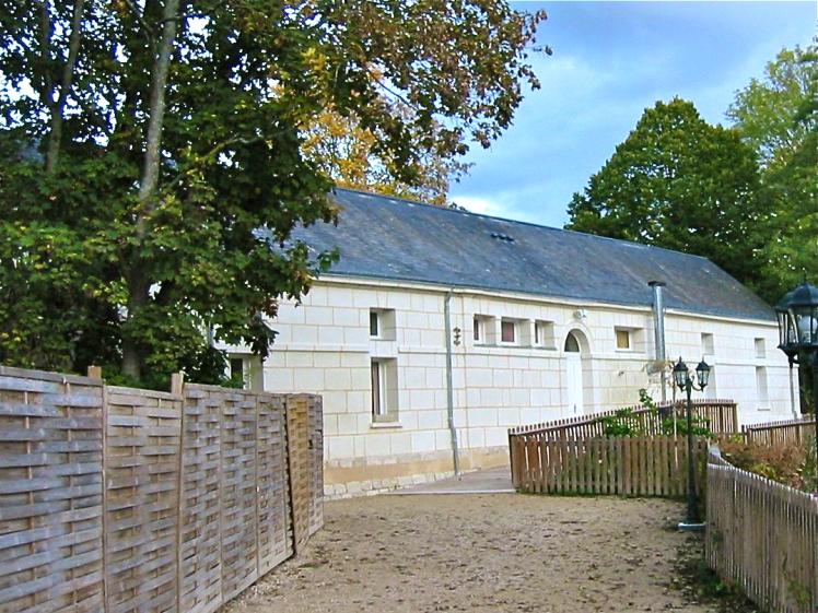 Bâtiment sur le Loir (30/10/2010)