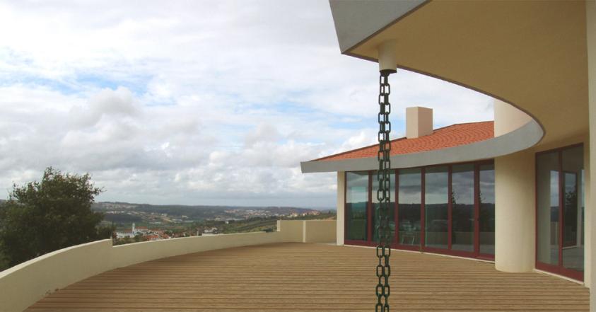 Maison à flanc de coteaux, Portugal