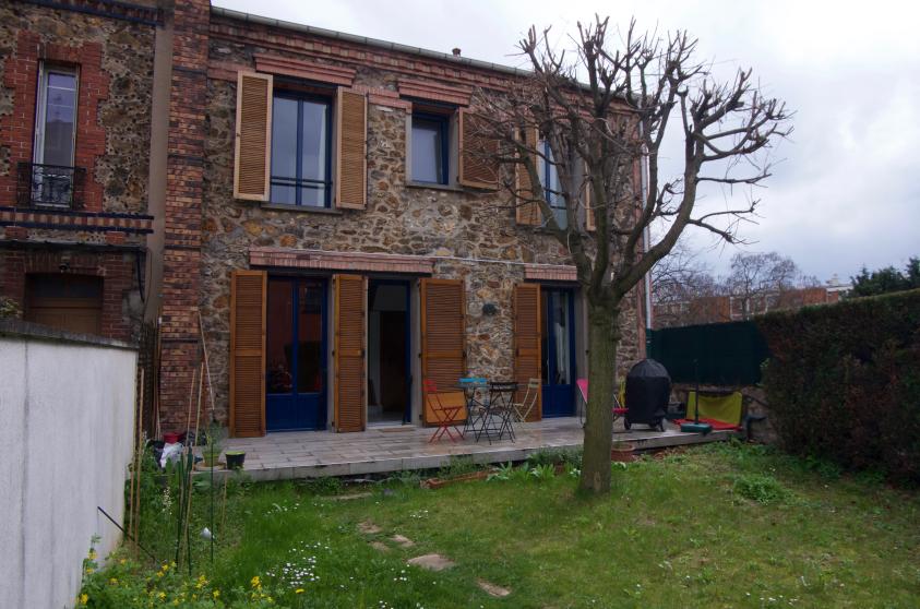 La maison avant travaux, façade sur jardin