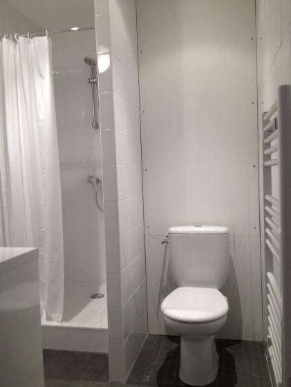 Salle de bain d'un des studios