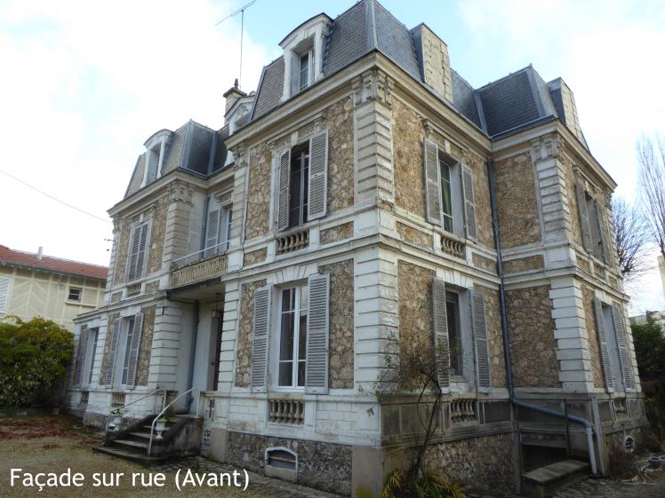 facade_sur_rue_avant.jpg
