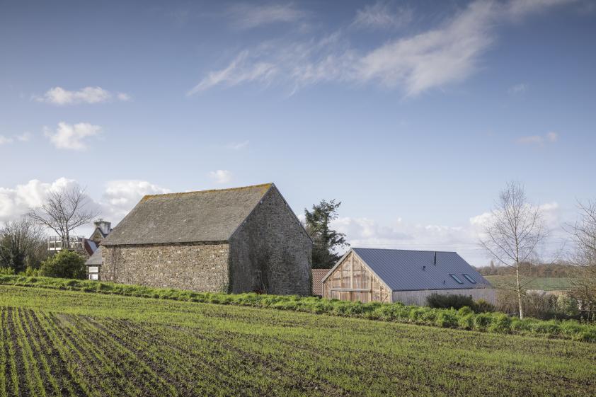 Agence d'architecture à LA ROCHE DERRIEN, photographie Frédéric BARON