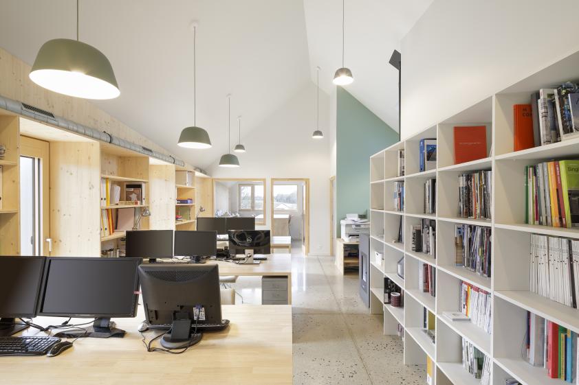 Agence d'architecture à LA ROCHE DERRIEN, vue des locaux, photographie Frédéric 