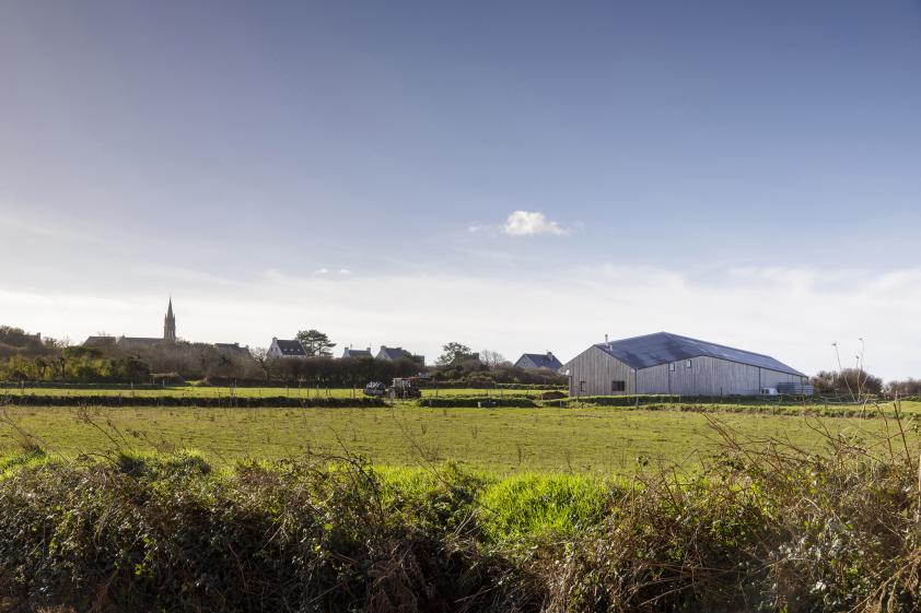 Ferme biologique à PLOUGRESCANT, façade Nord, photographie Frédéric BARON