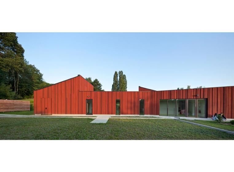 04_terreneuve-architectes-architecture-bois-centre-loisirs-magnanville.jpg