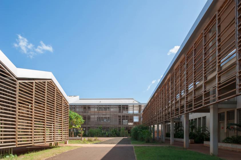 7_terreneuve_cour_haute_s.denseignement_scien._et_segpa.jpg