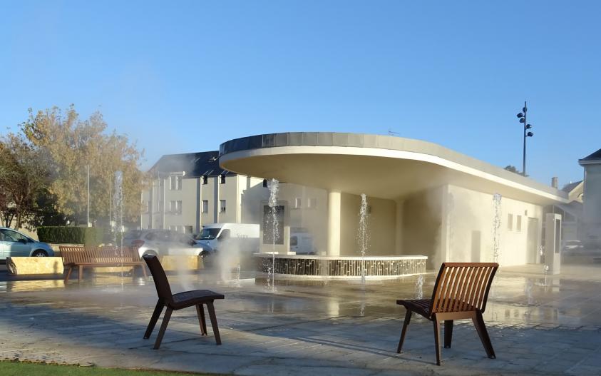 doue_en_anjou_place_des_fontaines_3.jpg