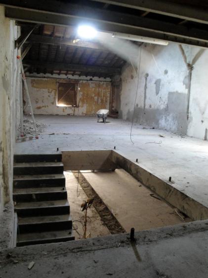 le hangar, avant le percement des patios