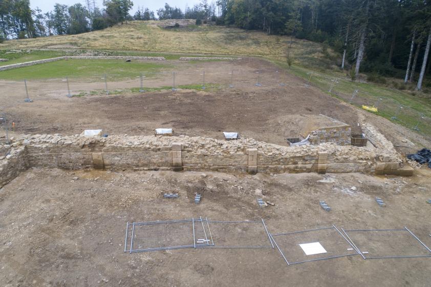 Parc aux chevaux - restauration du mur de soutènement romain et restitution du m