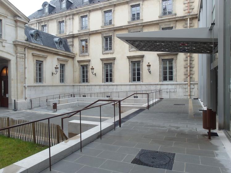 vue_cour_haut_sam_3776.jpg