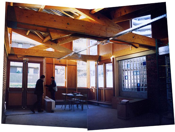 Intérieur du nouveau centre de loisir dans l'extension en bois