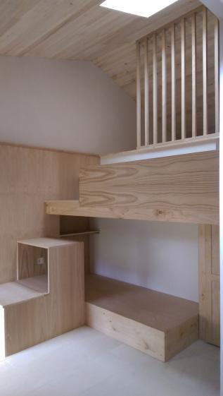 ARCHI D'ICI - réhabilitation d'une maison de gardien - la chambre des enfants