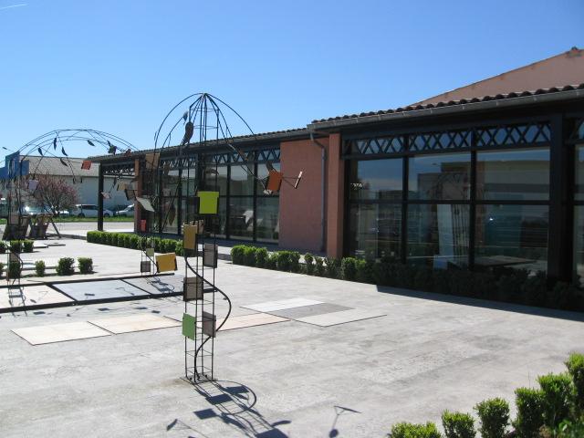 Extension d'un showroom de vente de carrelages.