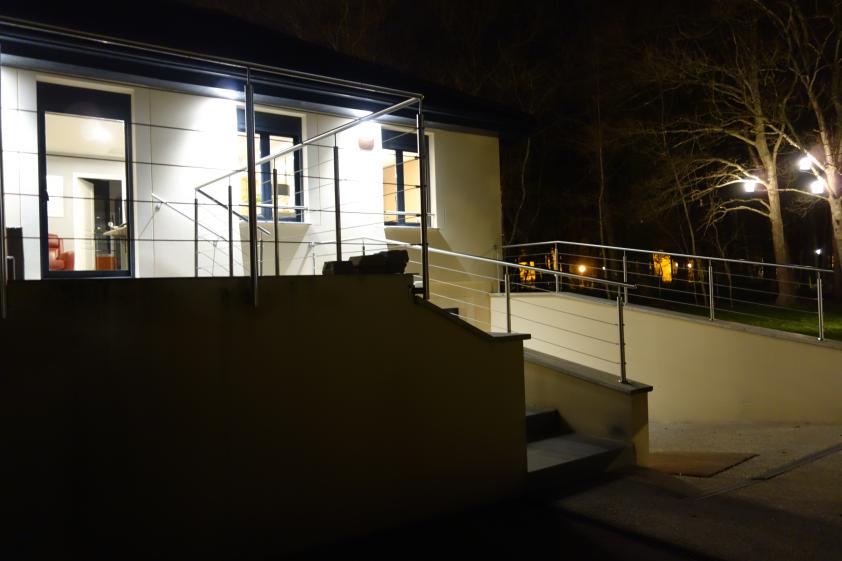 Vue de nuit avec éclairage