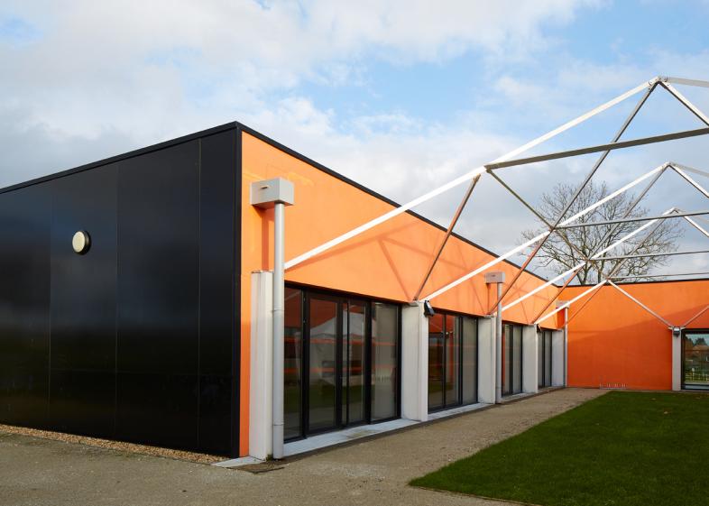 Une salle d'activités et un centre de loisirs THPE à Eslettes (76)