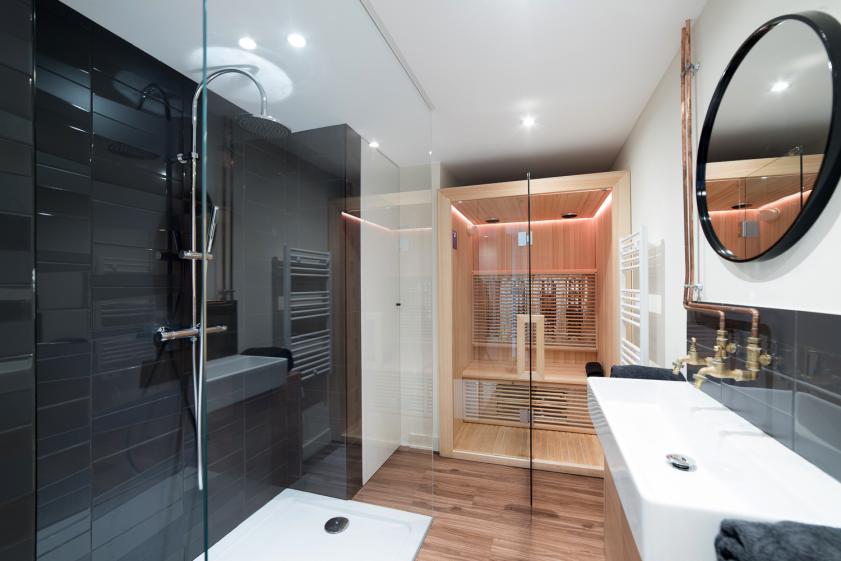 Transformation de bureaux en habitat locatif de courte durée (airbnb) : salle de